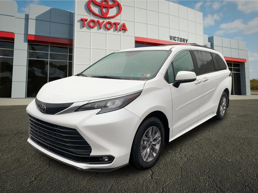 New 2026 Toyota Sienna XLE image 7
