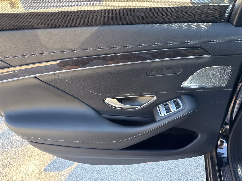 Used 2016 Mercedes-Benz S 550 Sedan image 23