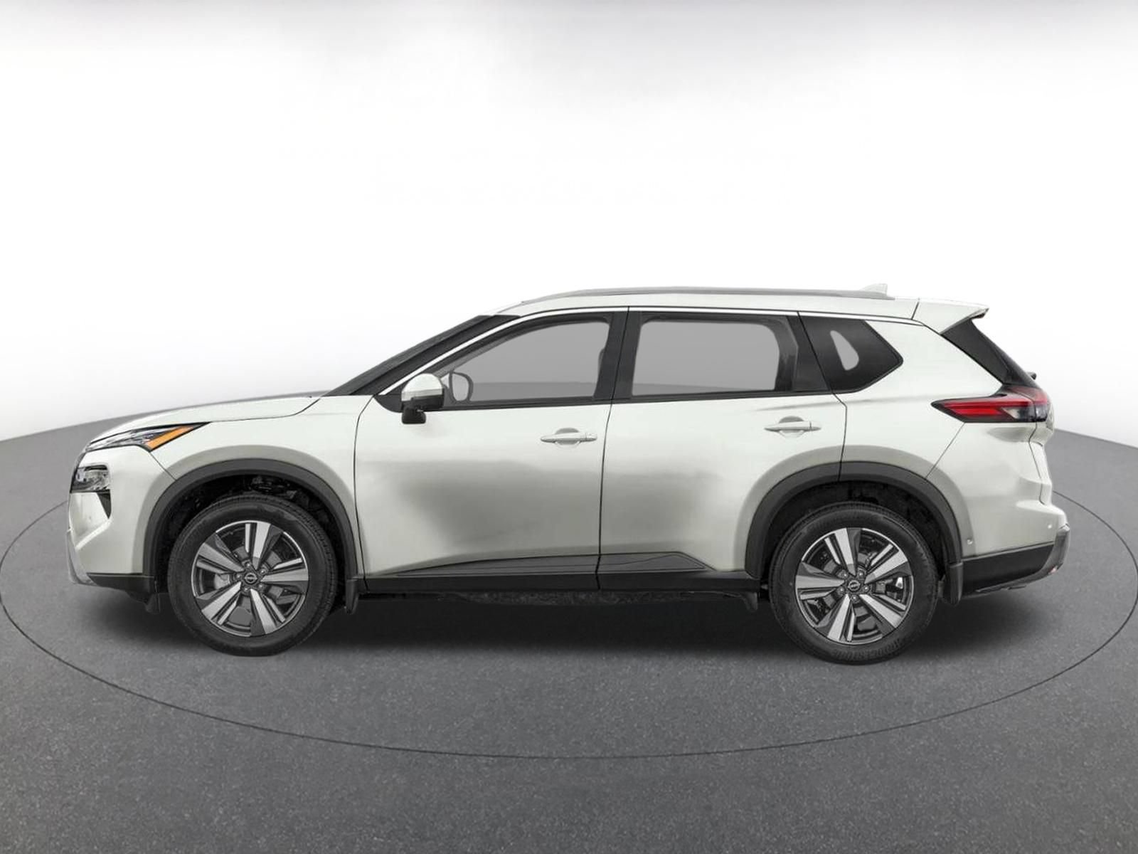 Used 2026 Nissan Rogue SL AWD/4WD image 3