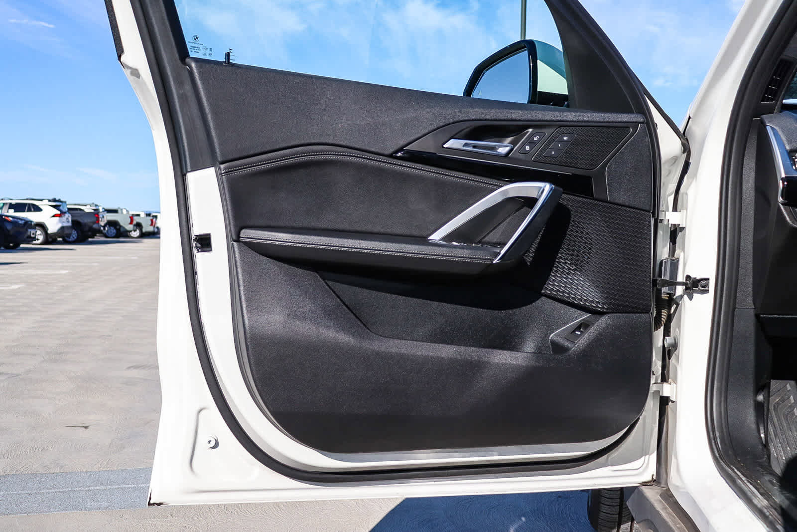 Used 2023 BMW X1 xDrive28i image 15