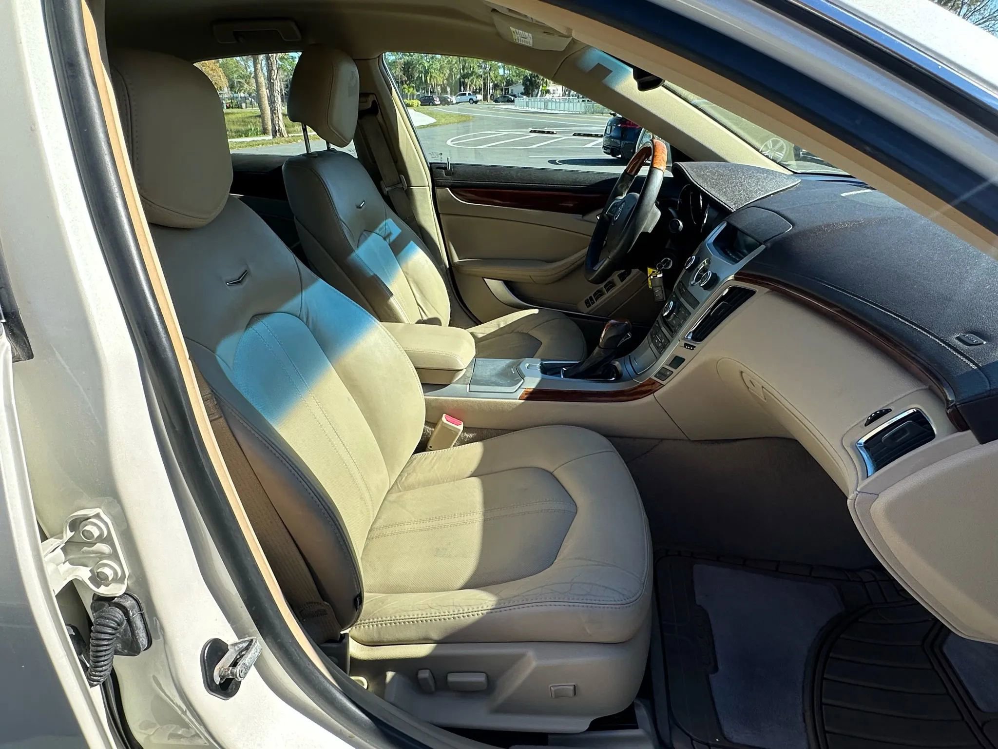 Used 2011 Cadillac CTS Luxury RWD image 23