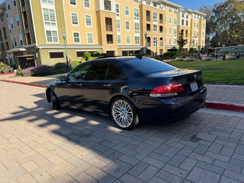 Used 2007 BMW 750i RWD image 4