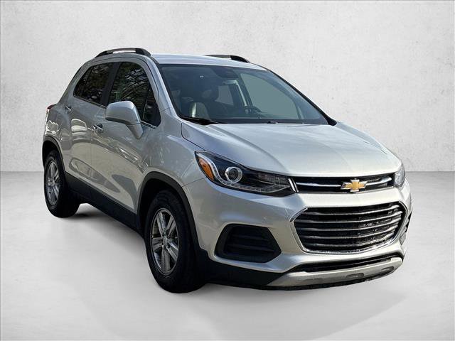 Used 2017 Chevrolet Trax LT w/ LT Convenience Package FWD image 3