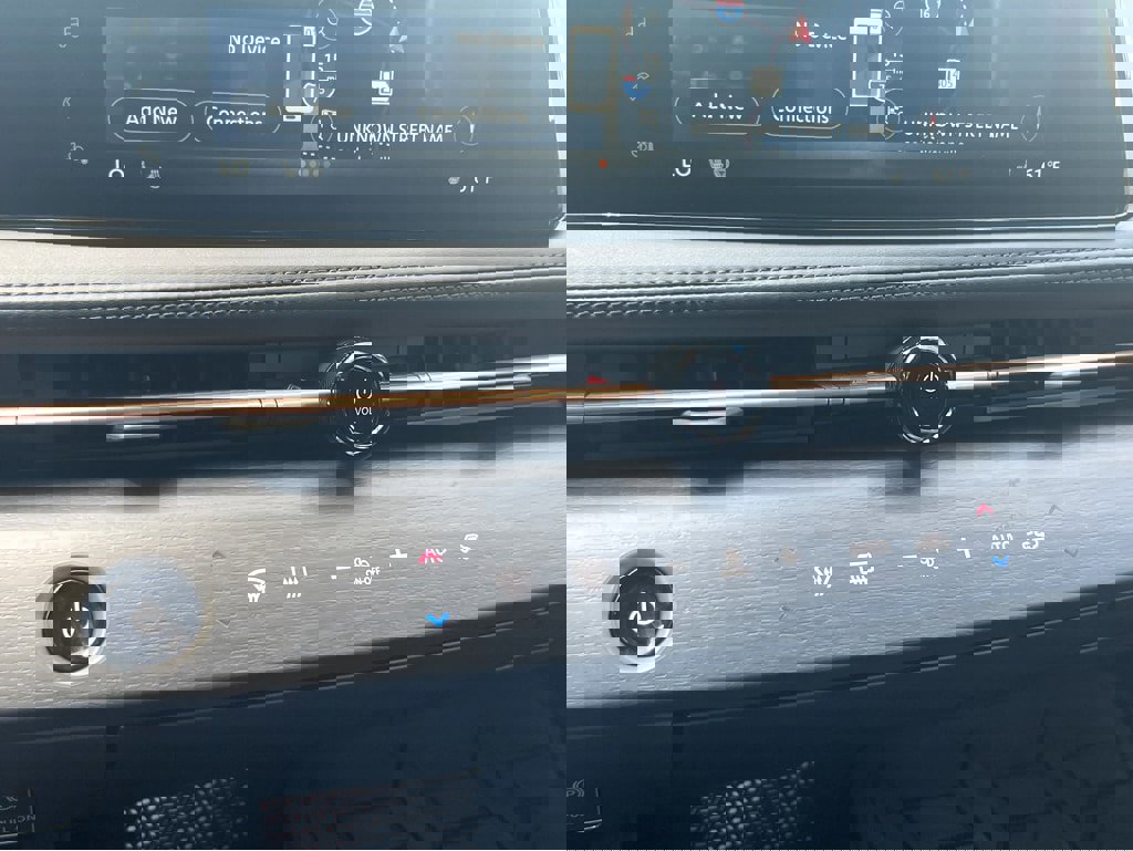 New 2023 Nissan Ariya FWD image 36