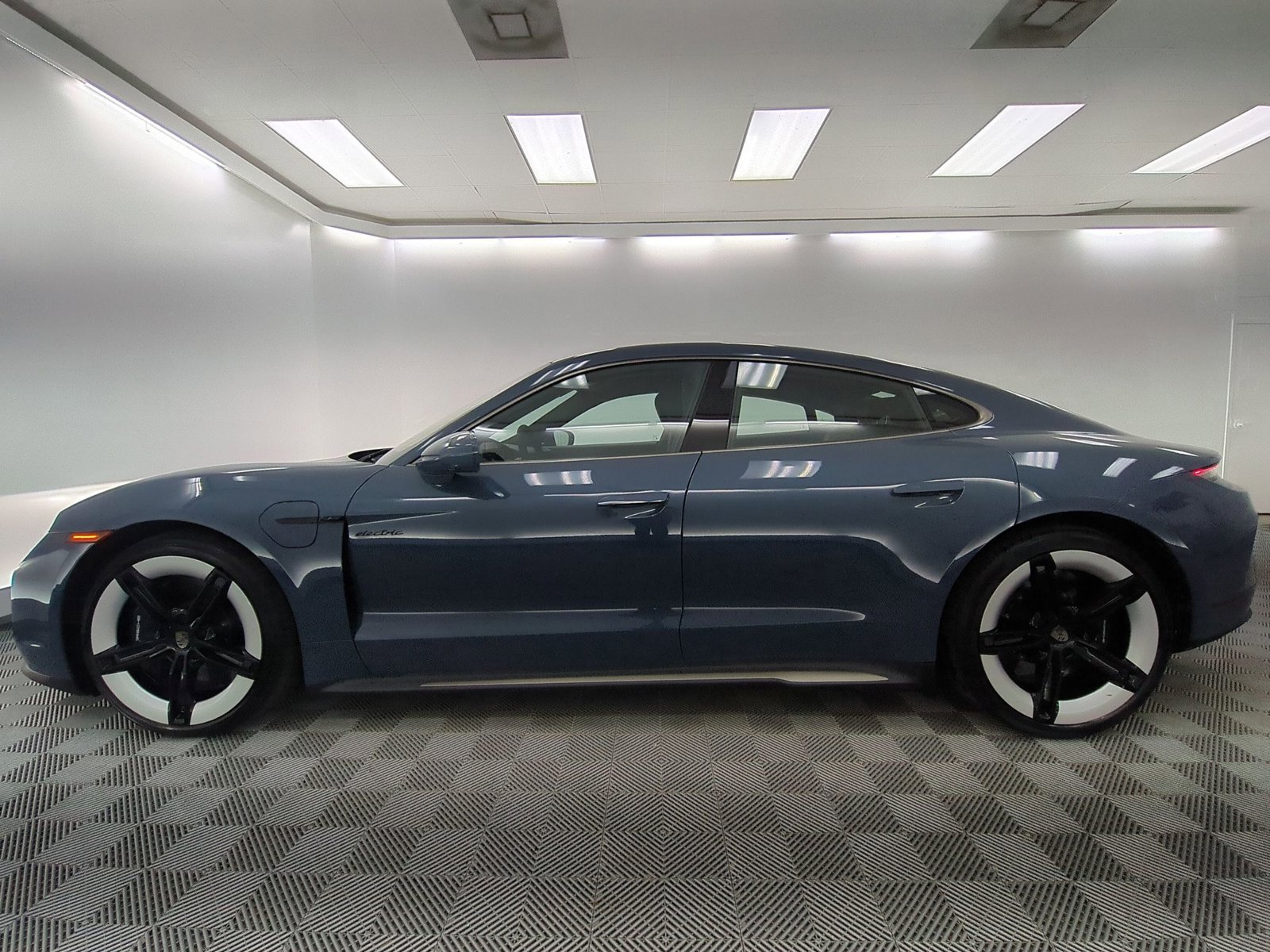 New 2026 Porsche Taycan Turbo S AWD/4WD image 2