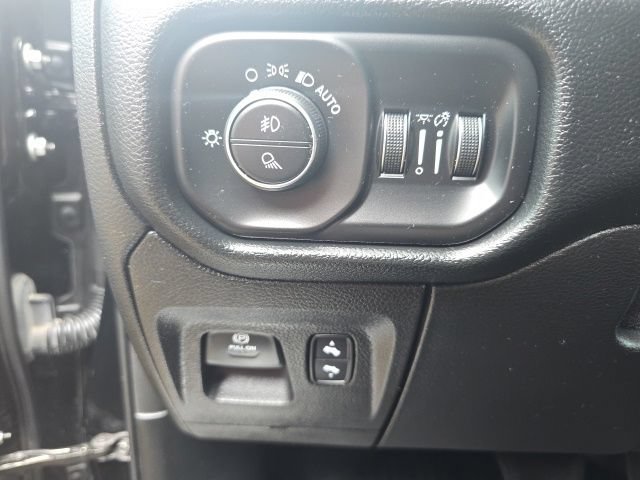 Used 2021 RAM 1500 Laramie AWD/4WD image 15