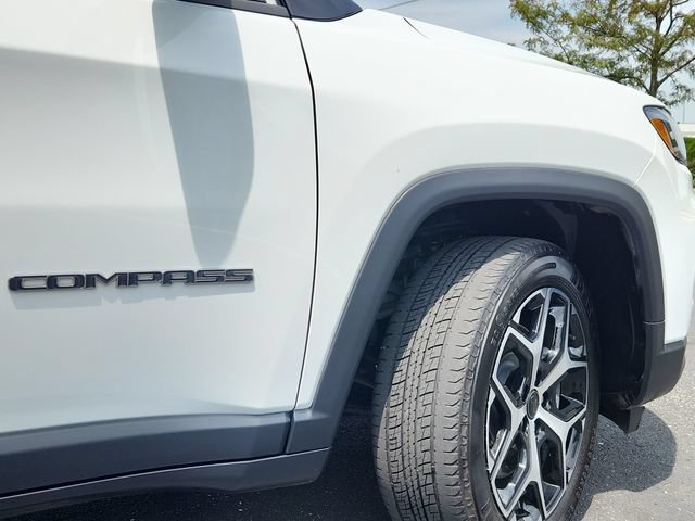 Used 2025 Jeep Compass Limited AWD/4WD image 19