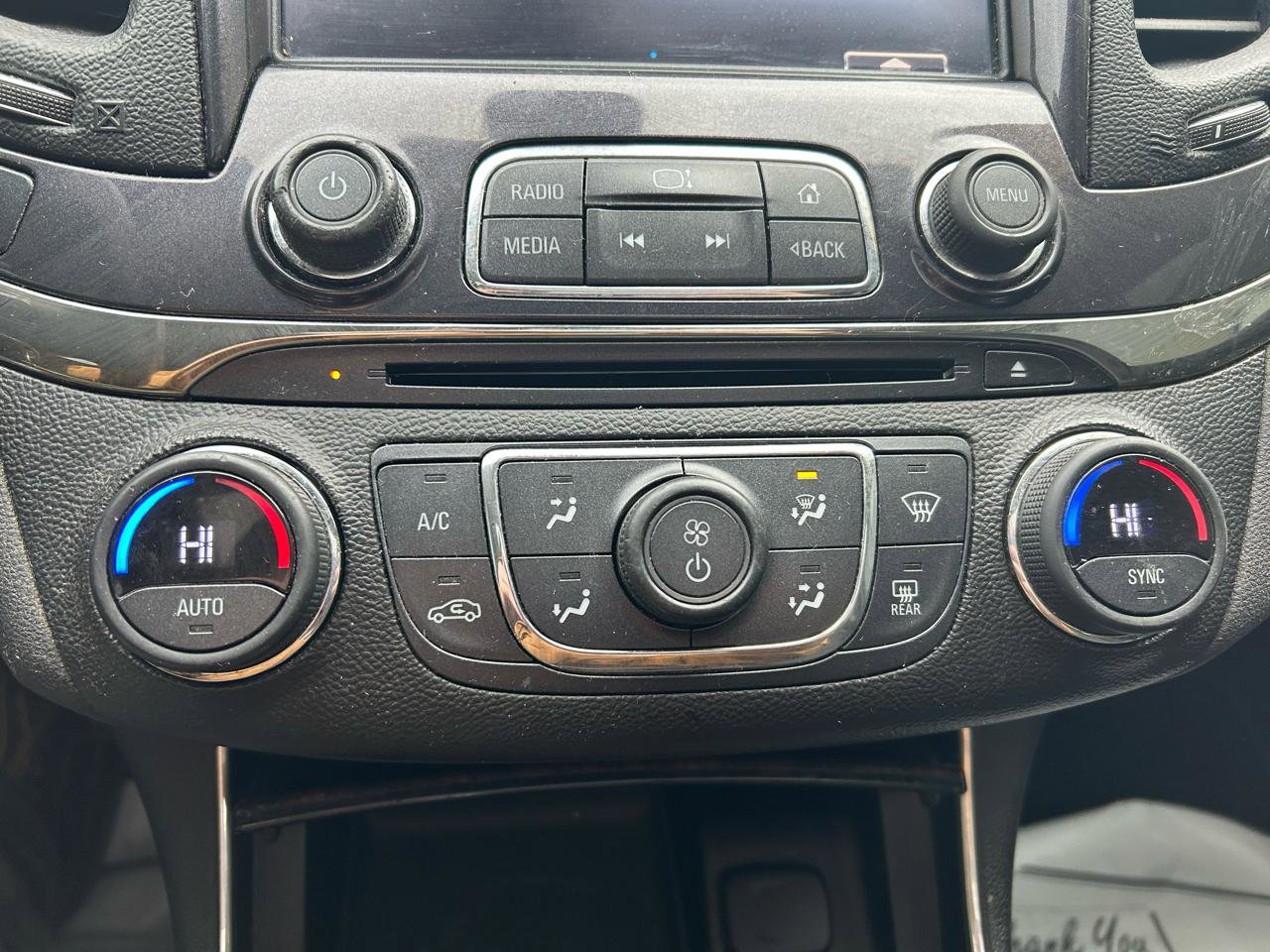 Used 2014 Chevrolet Impala LT w/ Convenience Package image 25