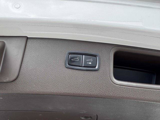 Used 2017 Porsche Macan Turbo AWD/4WD image 55