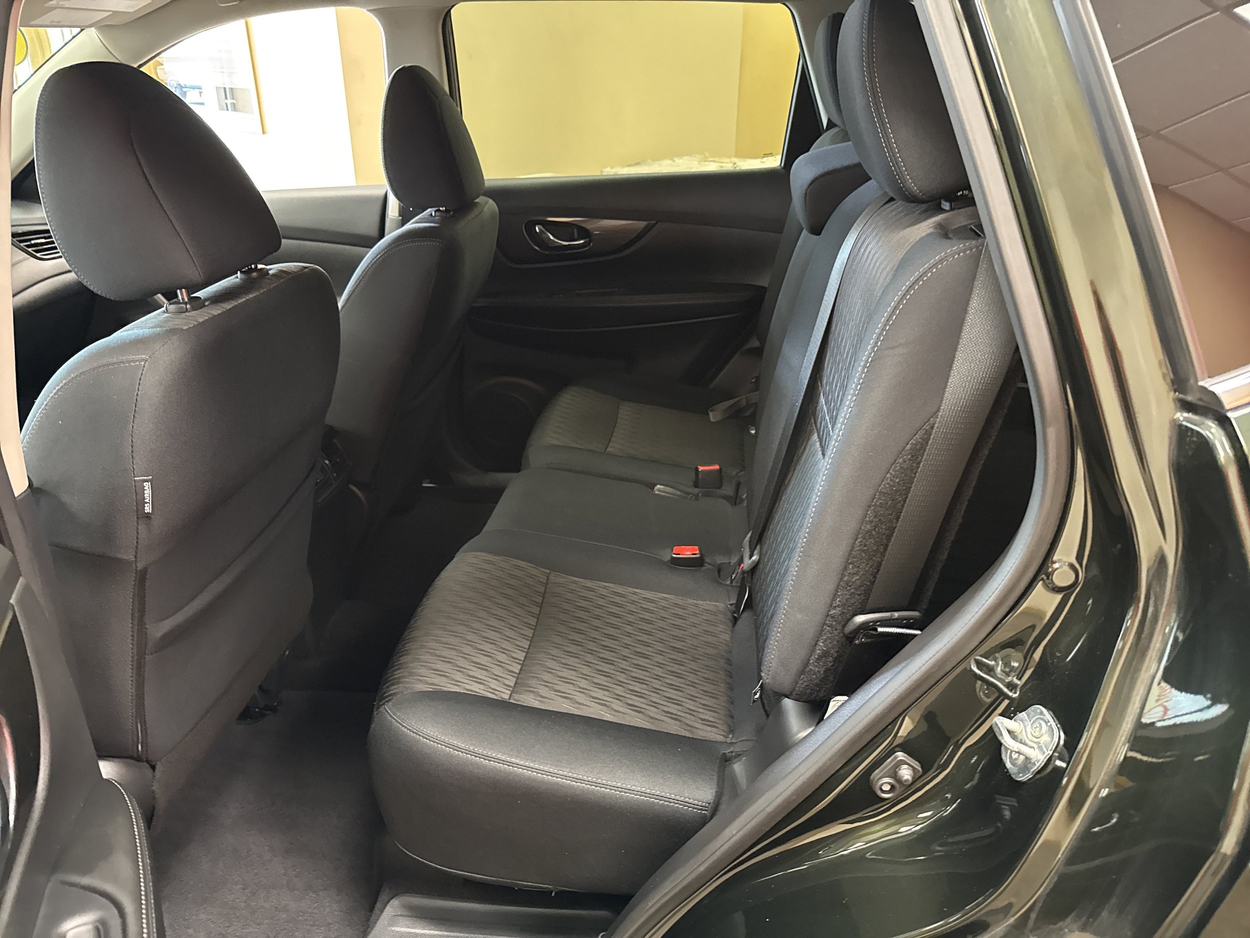 Used 2019 Nissan Rogue SV w/ Premium Package AWD/4WD image 9