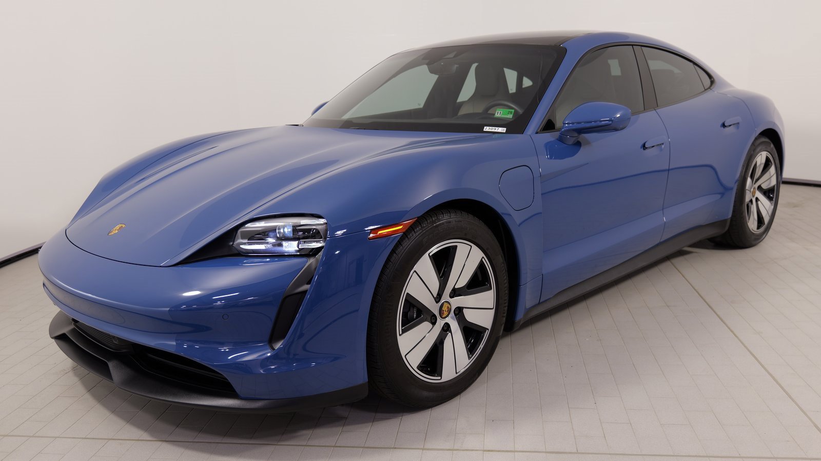 Used 2023 Porsche Taycan image 70