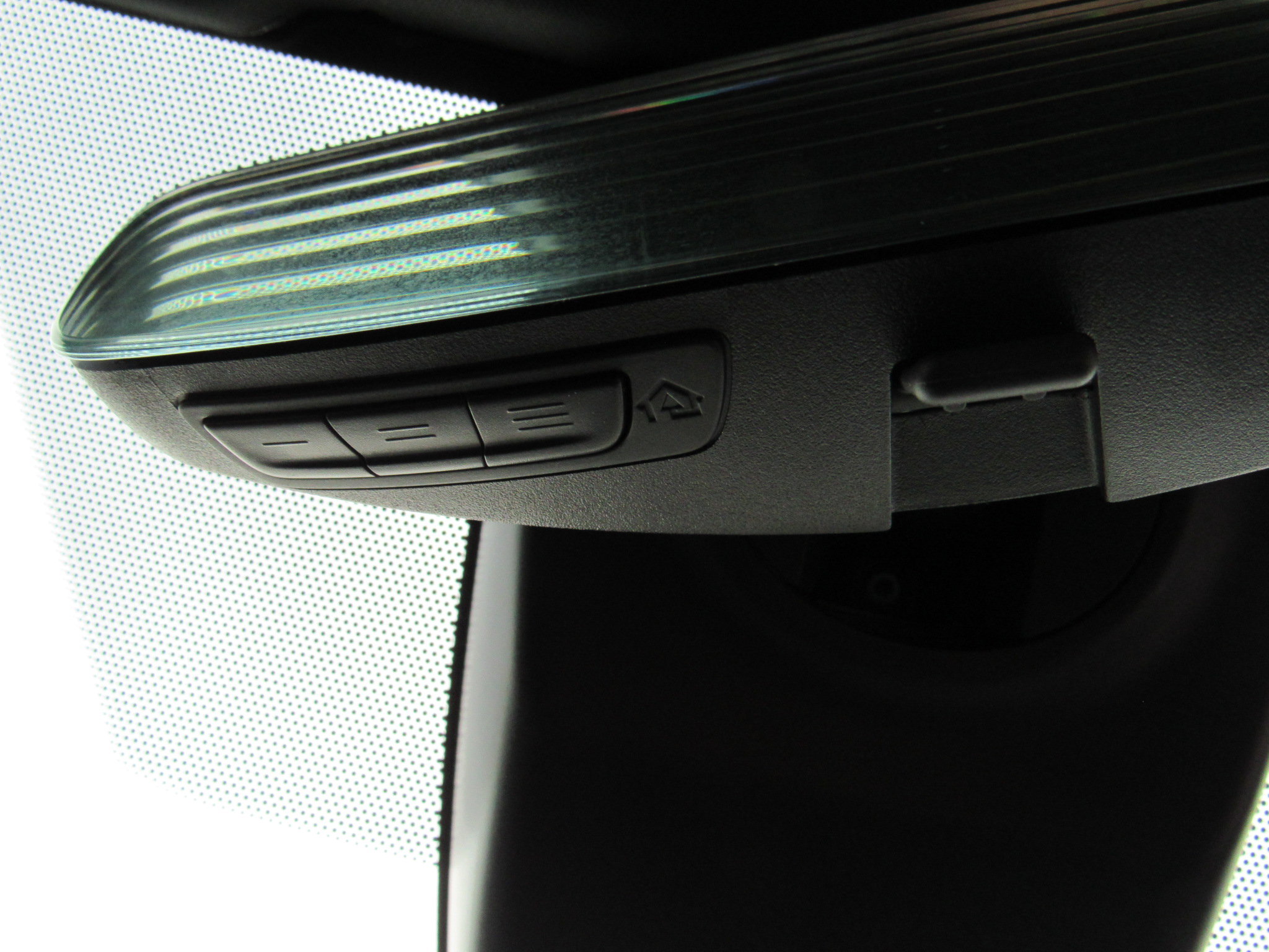 Used 2024 Toyota RAV4 SE image 27