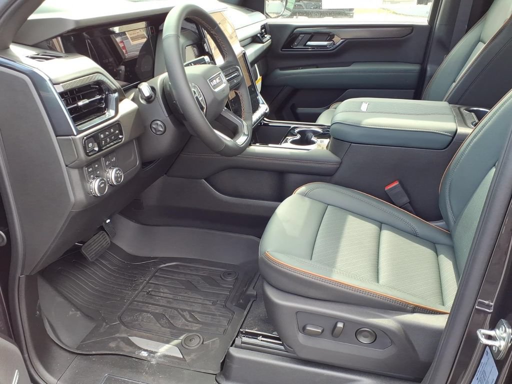 New 2026 GMC Yukon AT4 AWD/4WD image 8