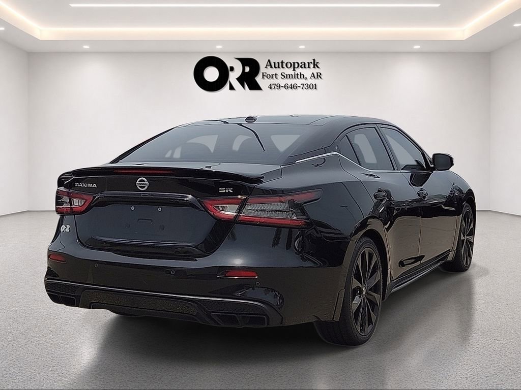 Used 2022 Nissan Maxima SR w/ Sport Mat Group FWD image 5