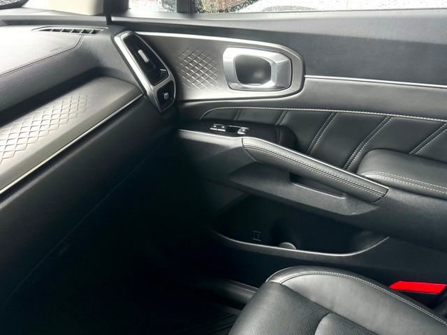 Used 2023 Kia Sorento SX image 16