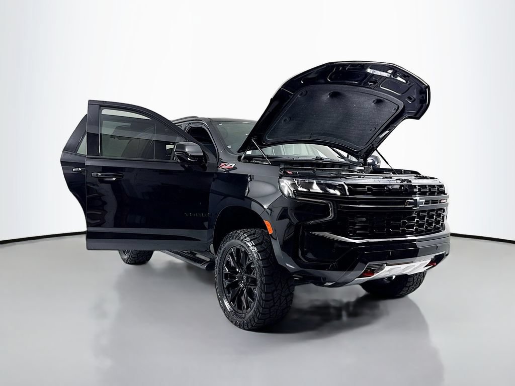Used 2024 Chevrolet Tahoe Z71 w/ Luxury Package AWD/4WD image 30