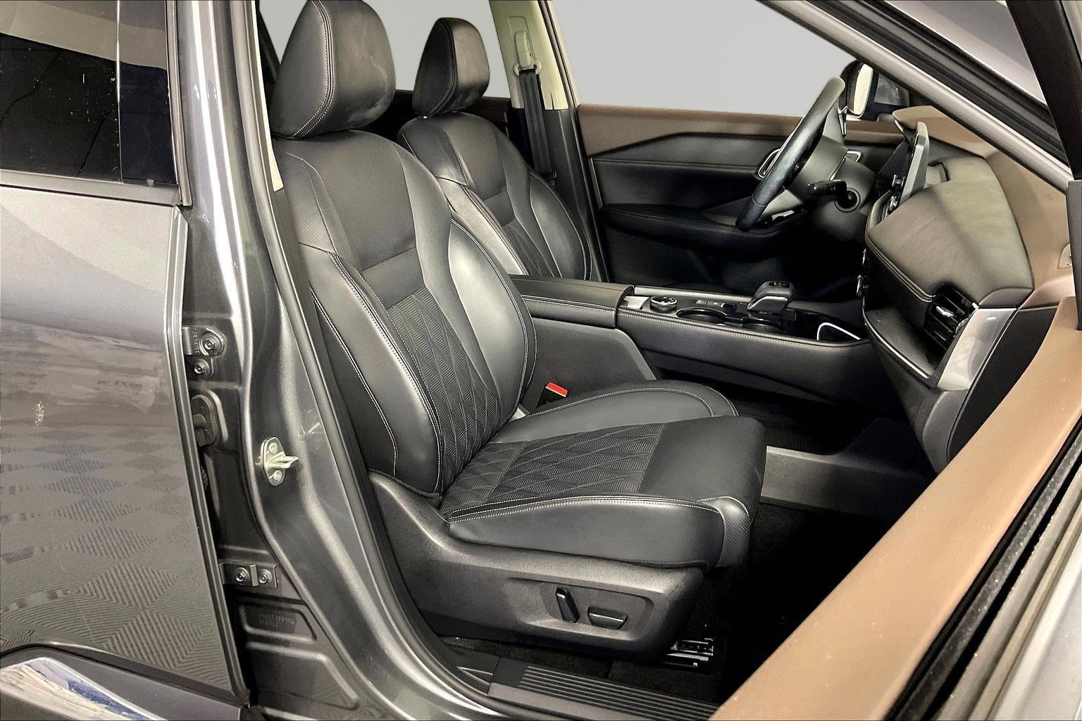 Used 2021 Nissan Rogue Platinum image 29