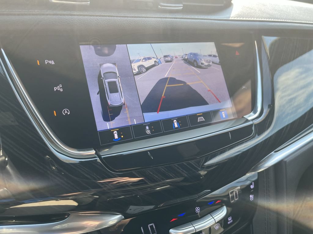 Used 2023 Cadillac XT6 Premium Luxury w/ Technology Package FWD image 17