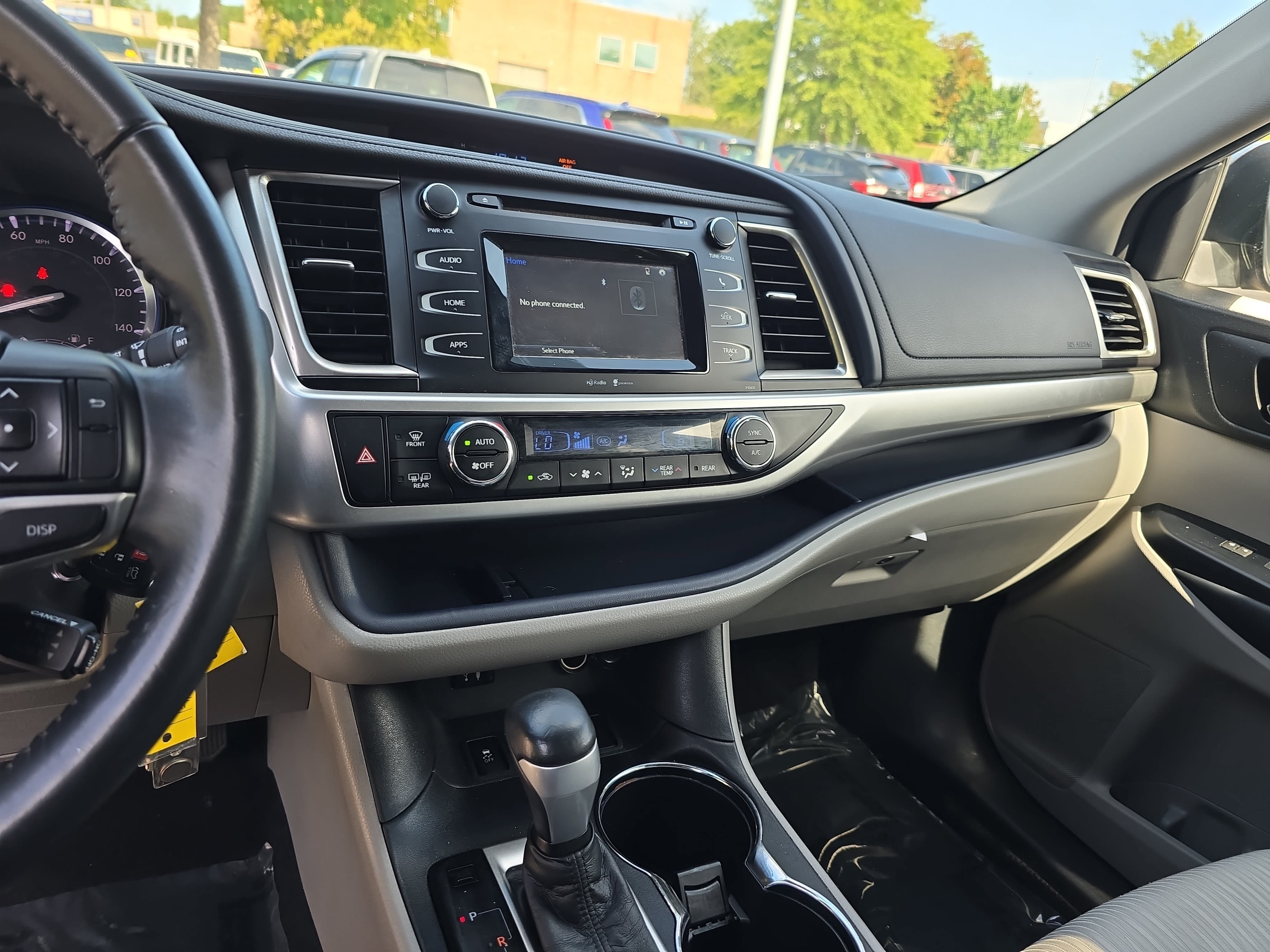 Used 2015 Toyota Highlander Plus FWD image 21