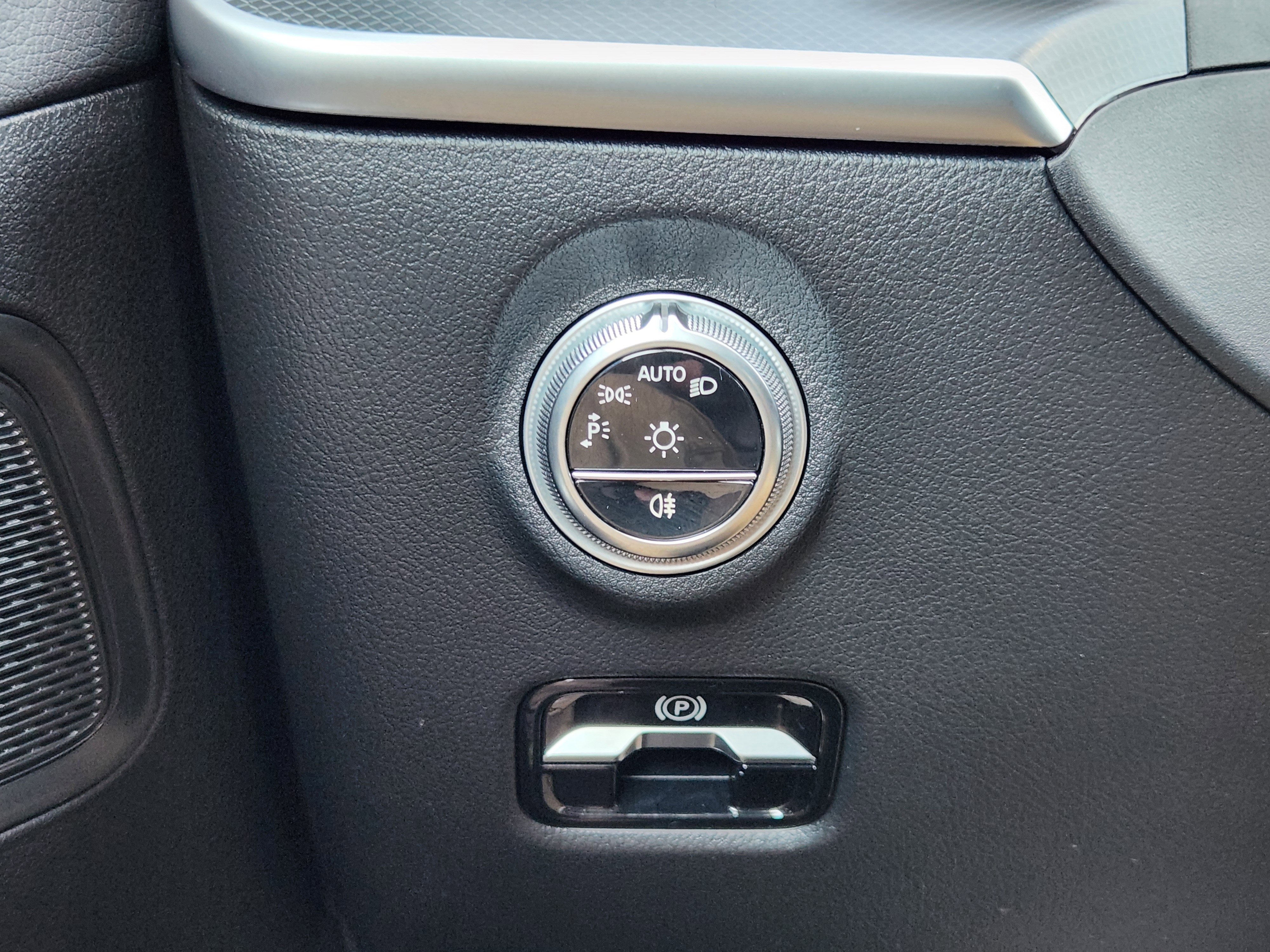 Certified 2025 Mercedes-Benz C 300 4MATIC Sedan image 21