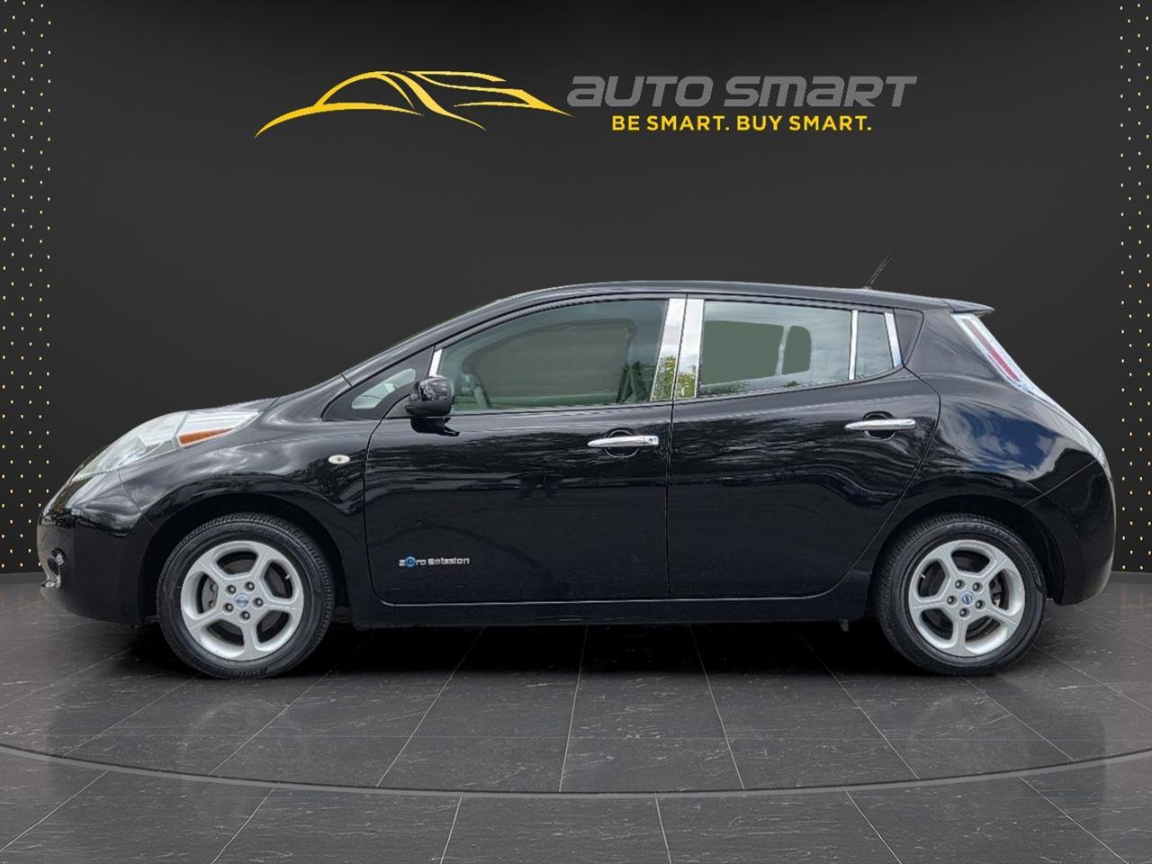 Used 2011 Nissan Leaf SL FWD image 2
