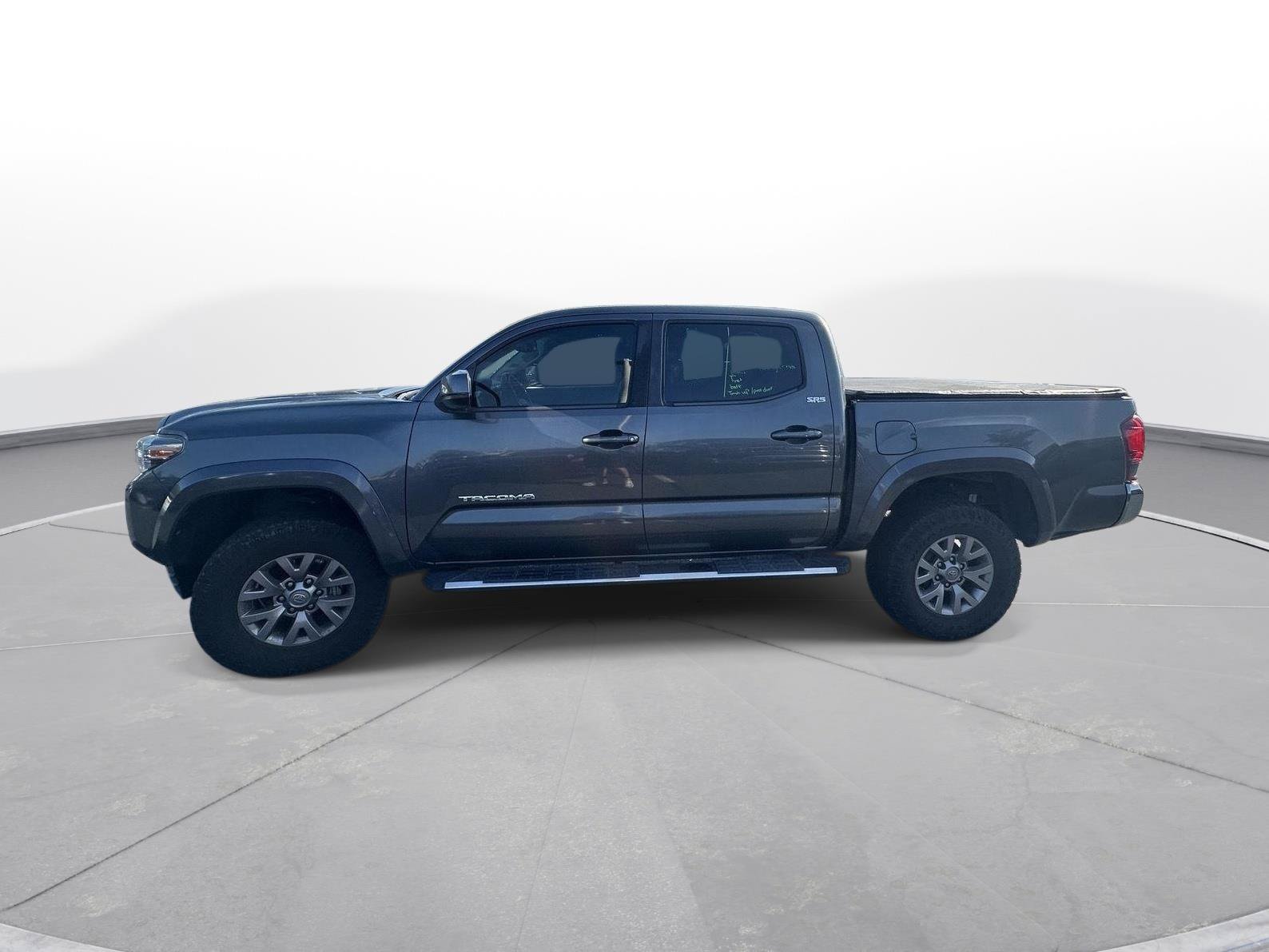 Used 2019 Toyota Tacoma SR5 RWD image 9
