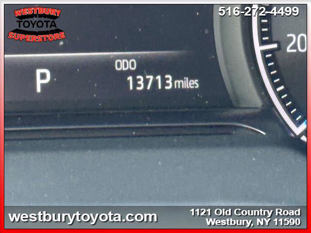 Certified 2022 Toyota Venza XLE image 30