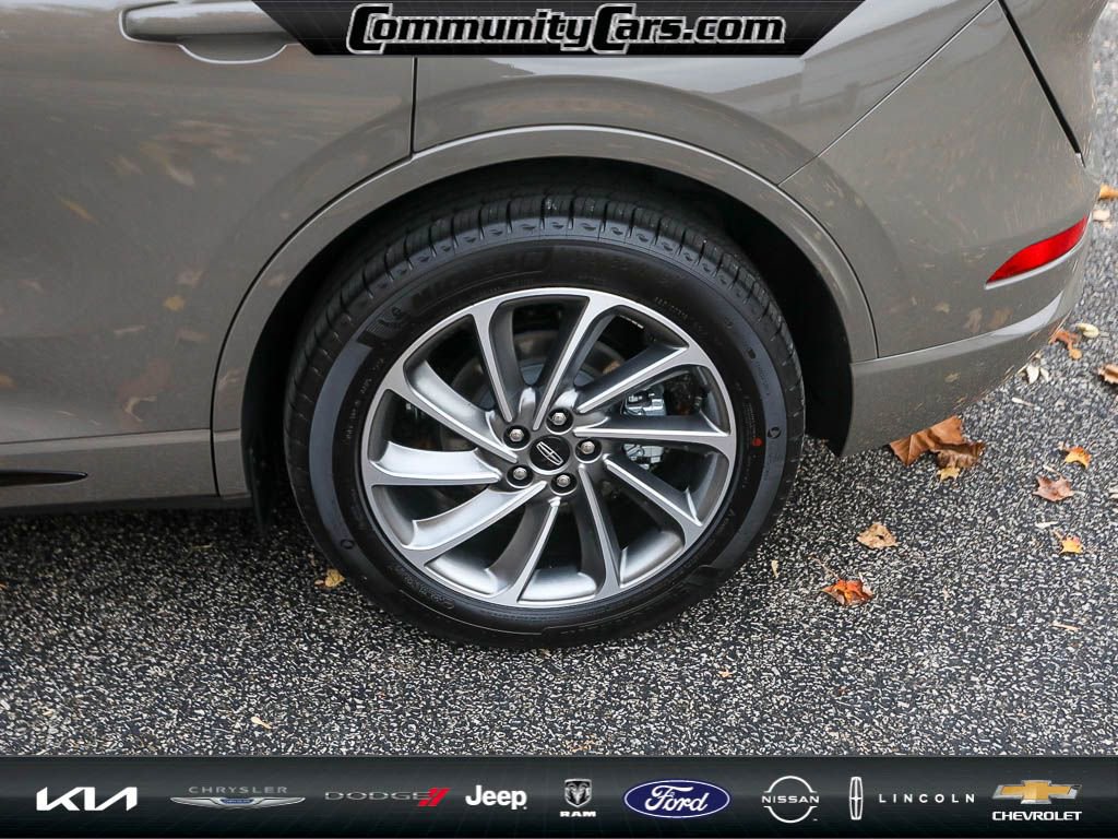 Used 2025 Lincoln Corsair Grand Touring w/ Equipment Group 301A image 4