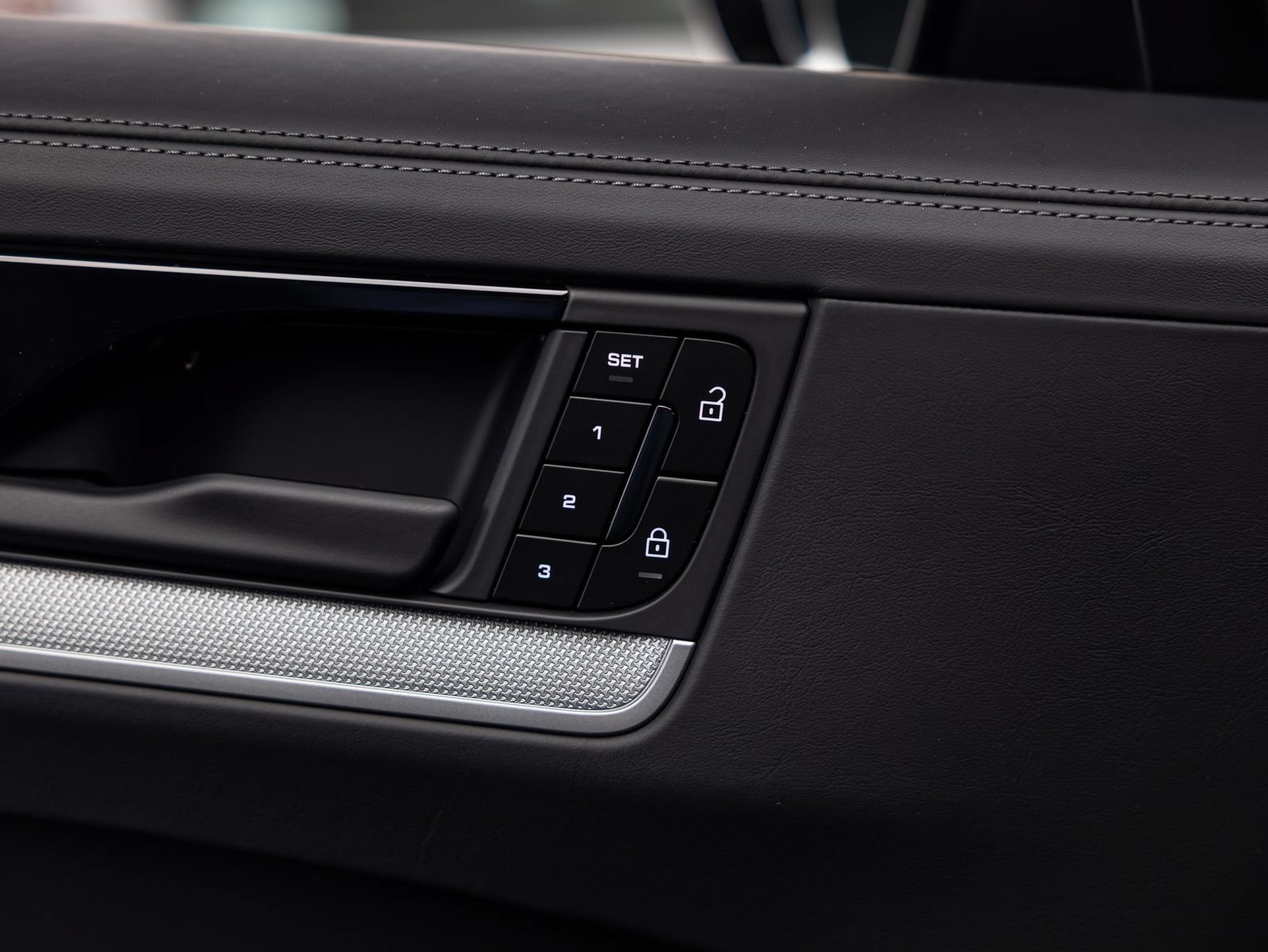 Certified 2026 Porsche Cayenne E-Hybrid AWD/4WD image 45