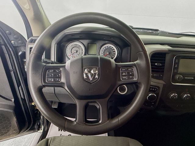 Used 2018 RAM 1500 Express w/ Black Ram 1500 Express Group AWD/4WD image 13