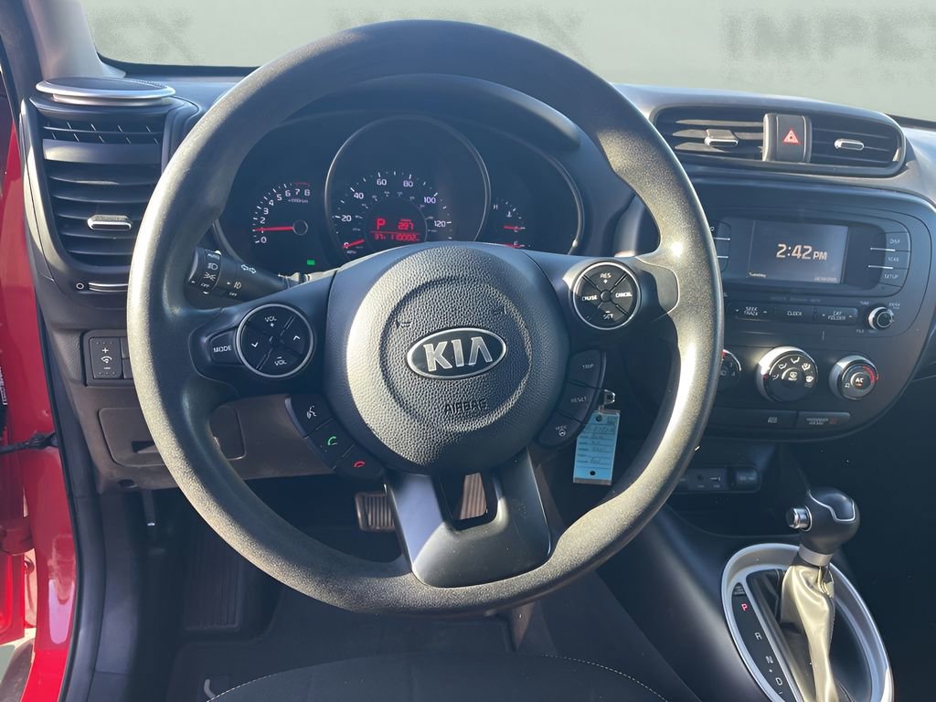 Used 2016 Kia Soul + FWD image 12