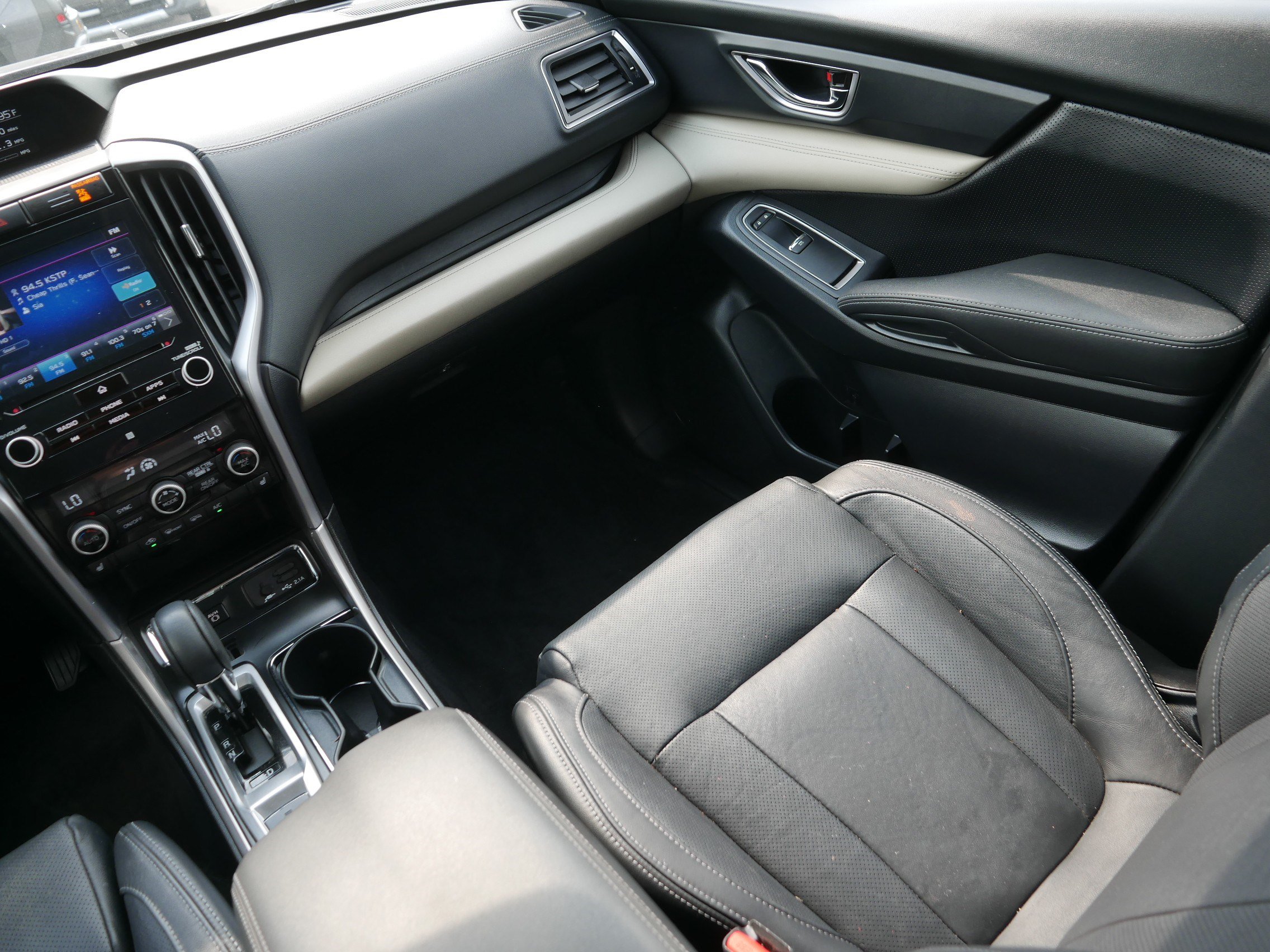 Used 2022 Subaru Ascent Limited AWD/4WD image 11