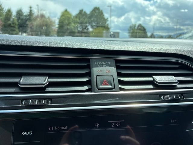 Used 2021 Volkswagen Tiguan SE R-Line AWD/4WD image 29