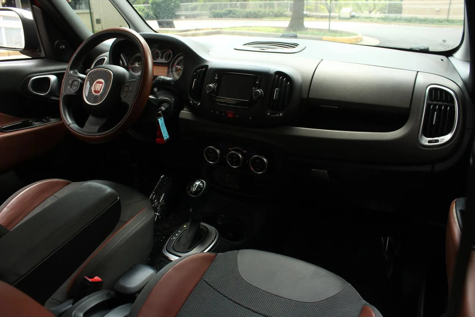 Used 2015 FIAT 500L Trekking FWD image 25