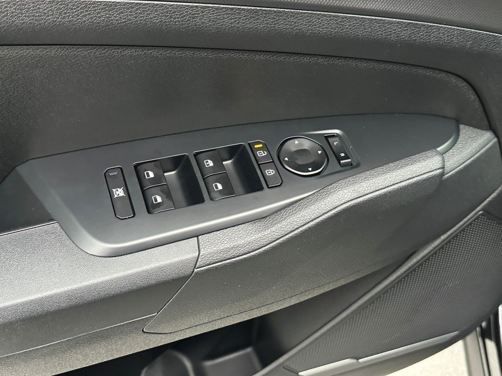 New 2026 Kia Sportage LX image 12