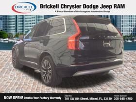 Used 2022 Volvo XC90 T6 Momentum w/ Advanced Package AWD/4WD image 2