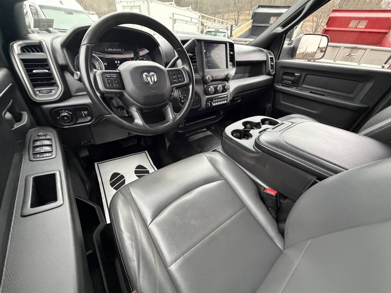 Used 2022 RAM 2500 Tradesman w/ Chrome Appearance Group image 29