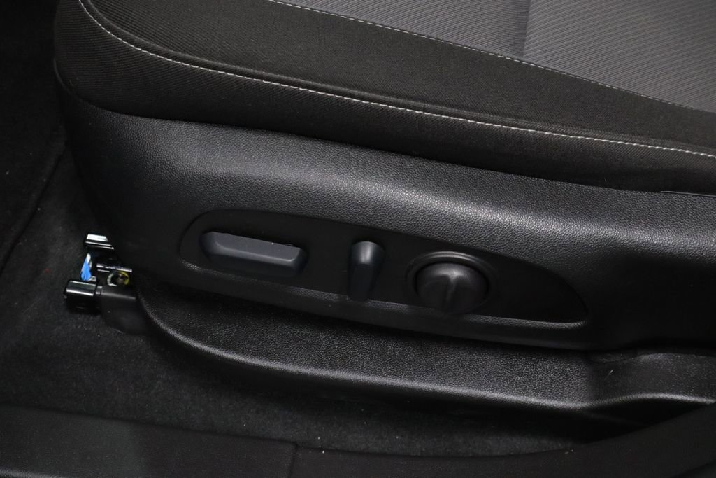 Used 2025 Chevrolet Blazer LT image 23