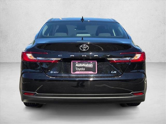 Used 2025 Toyota Camry LE image 7