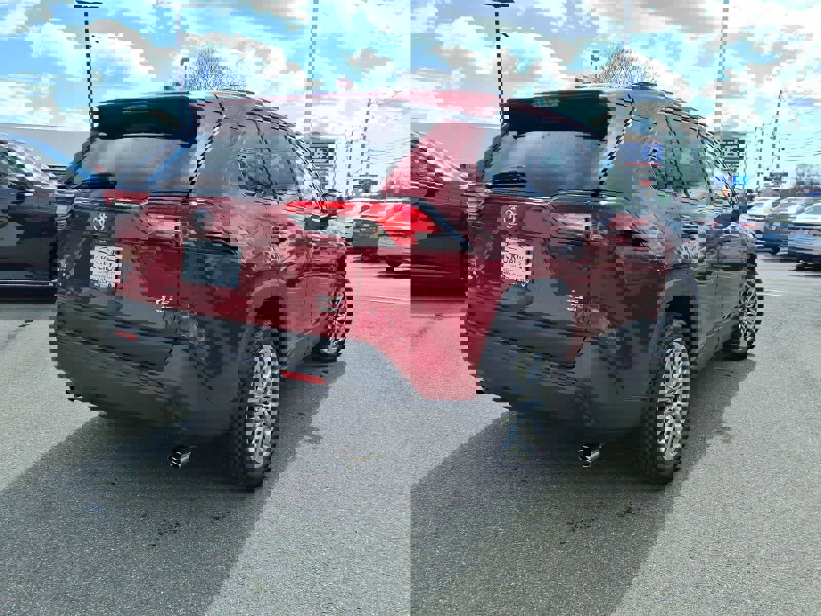 Used 2019 Toyota RAV4 XLE Premium w/ Cold Weather Package AWD/4WD image 5