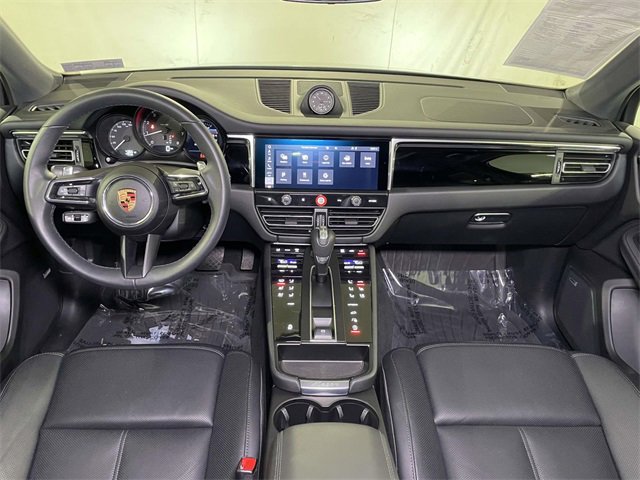 Used 2025 Porsche Macan image 26