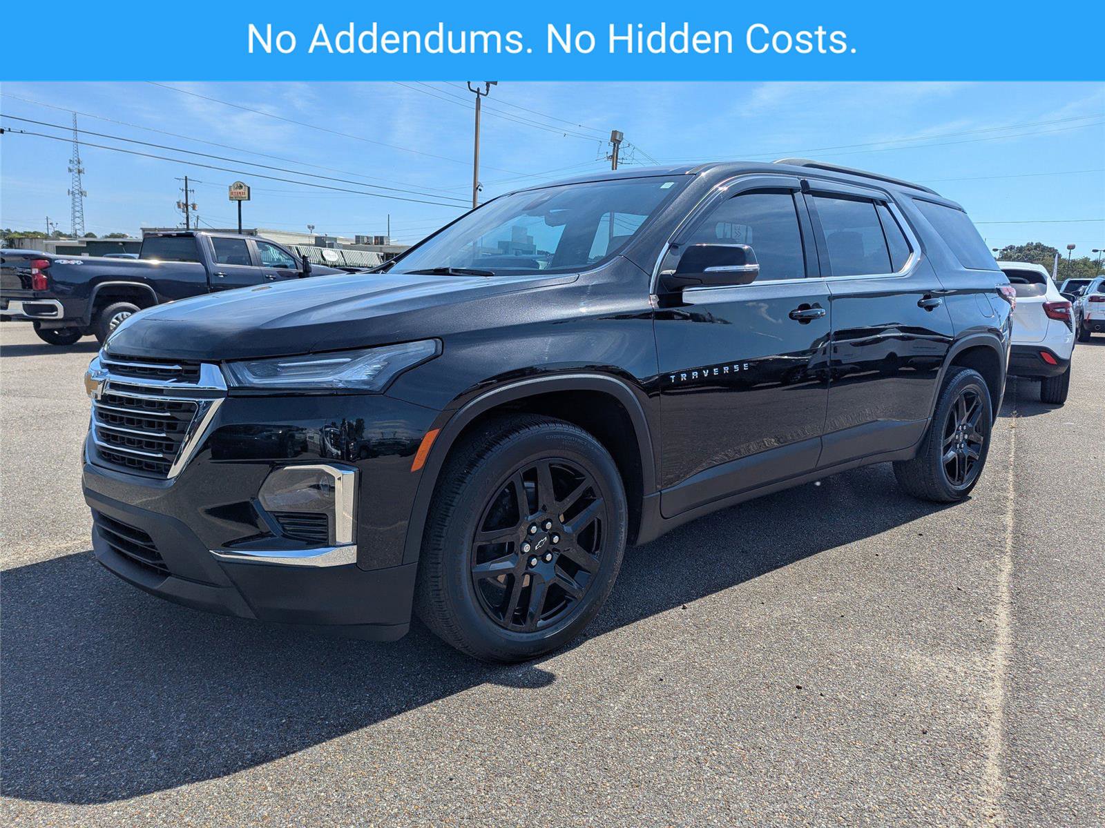 Used 2023 Chevrolet Traverse LT