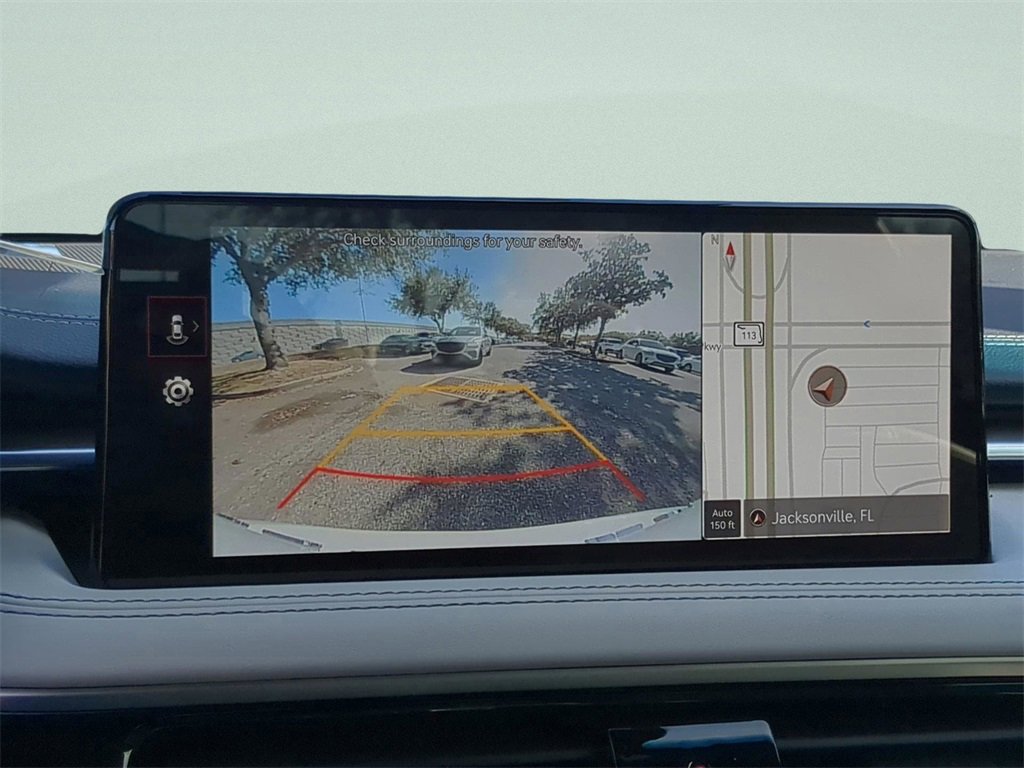 Used 2025 Genesis G70 2.5T image 18