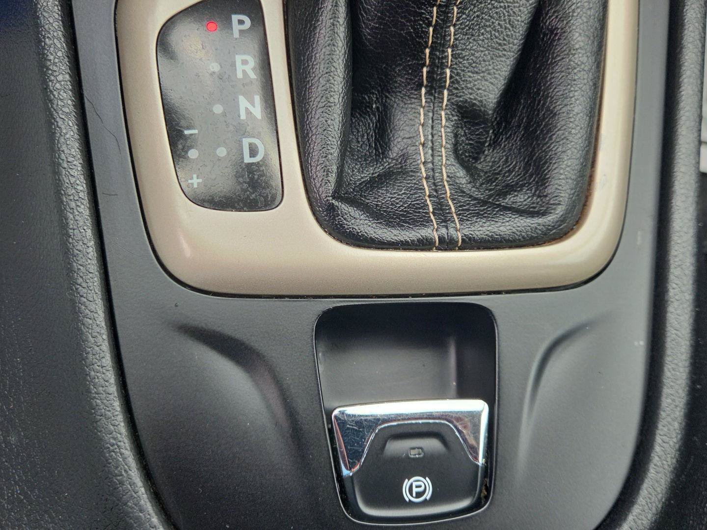 Used 2016 Jeep Cherokee Latitude AWD/4WD image 28