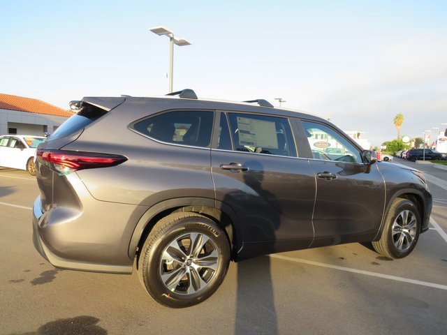 New 2025 Toyota Highlander XLE image 13
