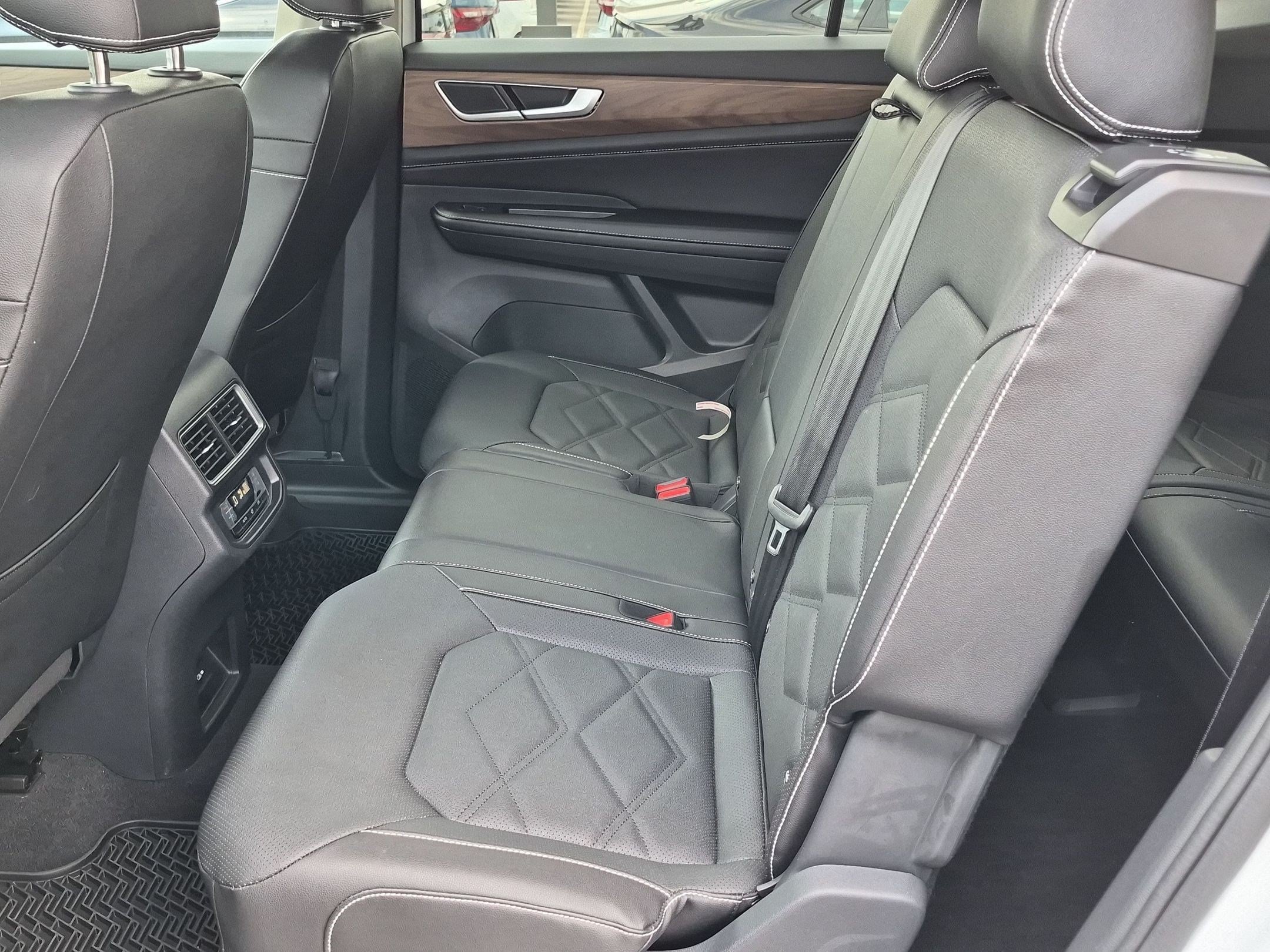 Used 2026 Volkswagen Atlas SE AWD/4WD image 29