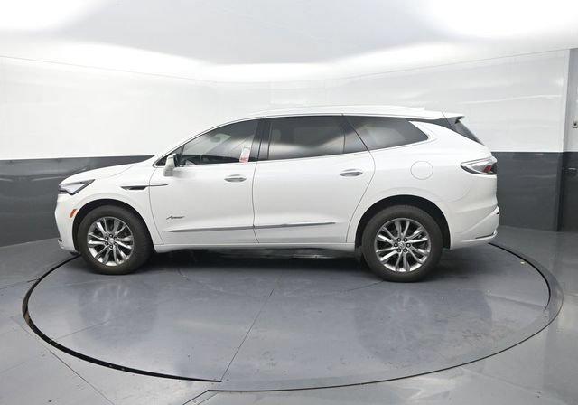 Used 2023 Buick Enclave Avenir w/ Avenir Technology Package AWD/4WD image 7