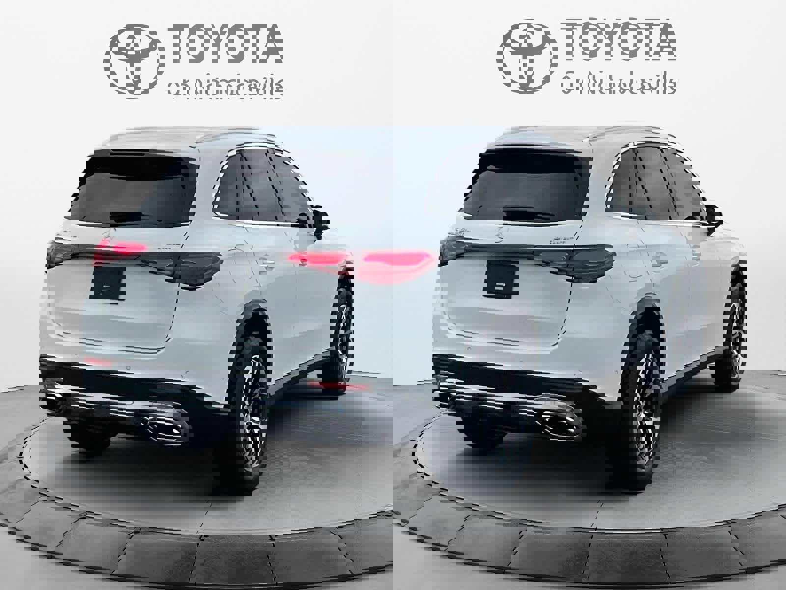 Used 2025 Mercedes-Benz GLC 350e 4MATIC image 6