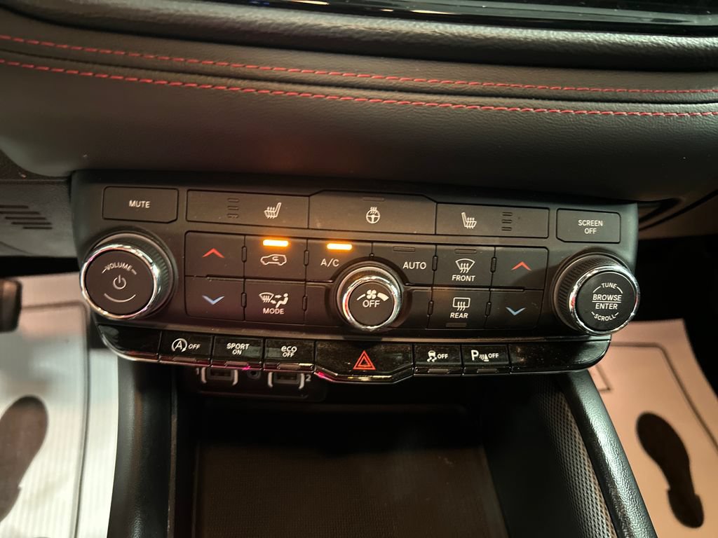 Used 2025 Dodge Durango GT AWD/4WD image 19