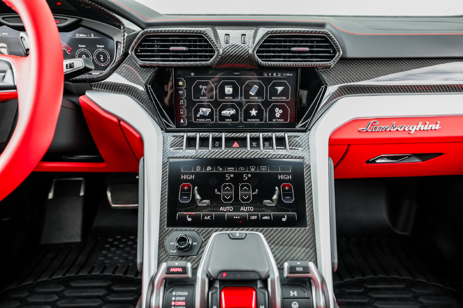 Used 2022 Lamborghini Urus AWD/4WD image 32